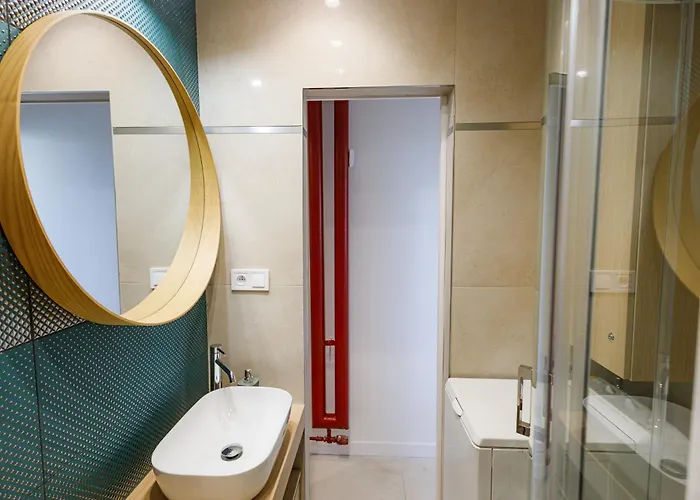 Ruby Corner - Quiet Near & Centre Kassa